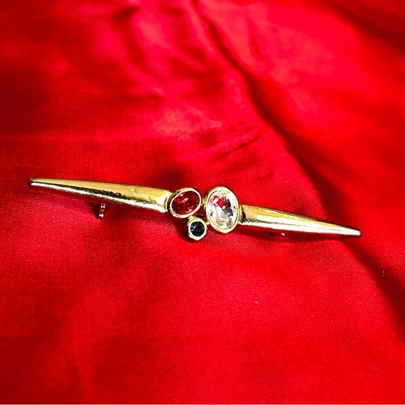 Gold Brooch - Picture 2 of 5